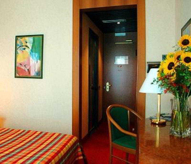 Meditur Hotel Pisa Migliarino Pisano Cameră foto